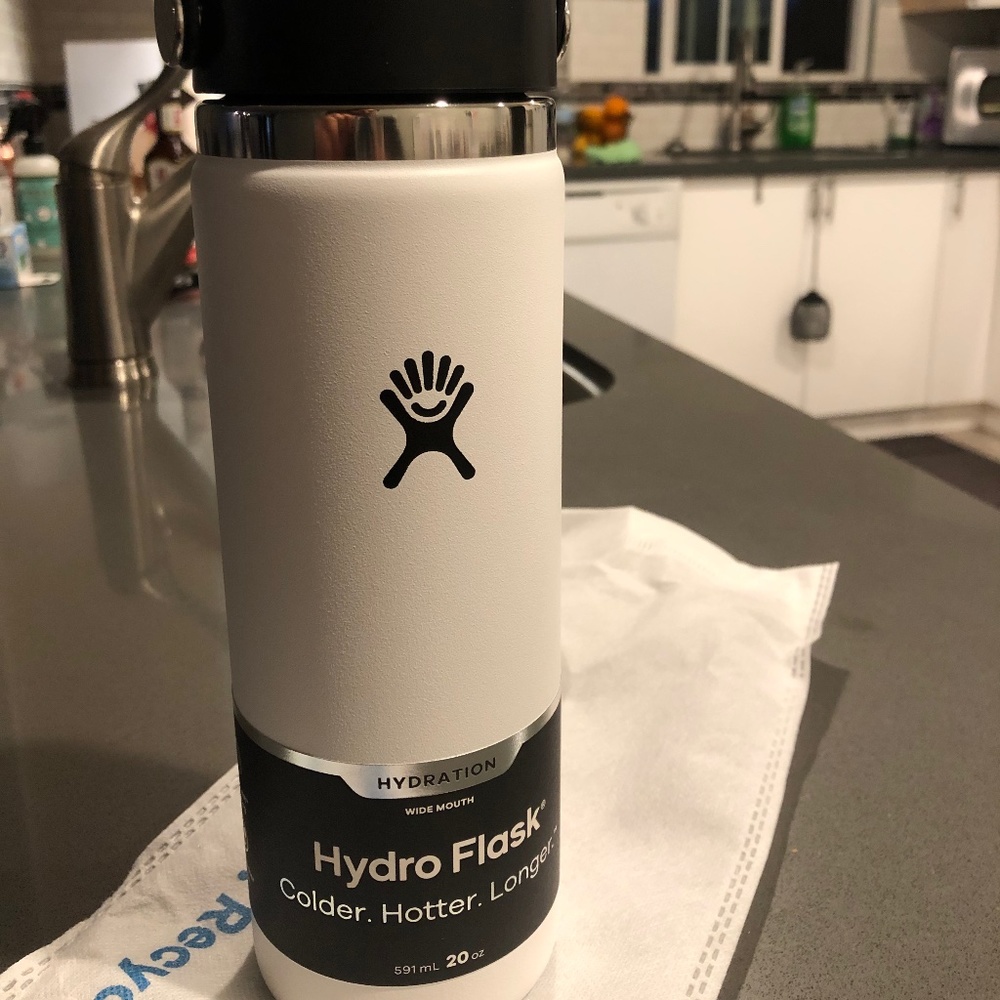 2020 Hydro Flask NWT